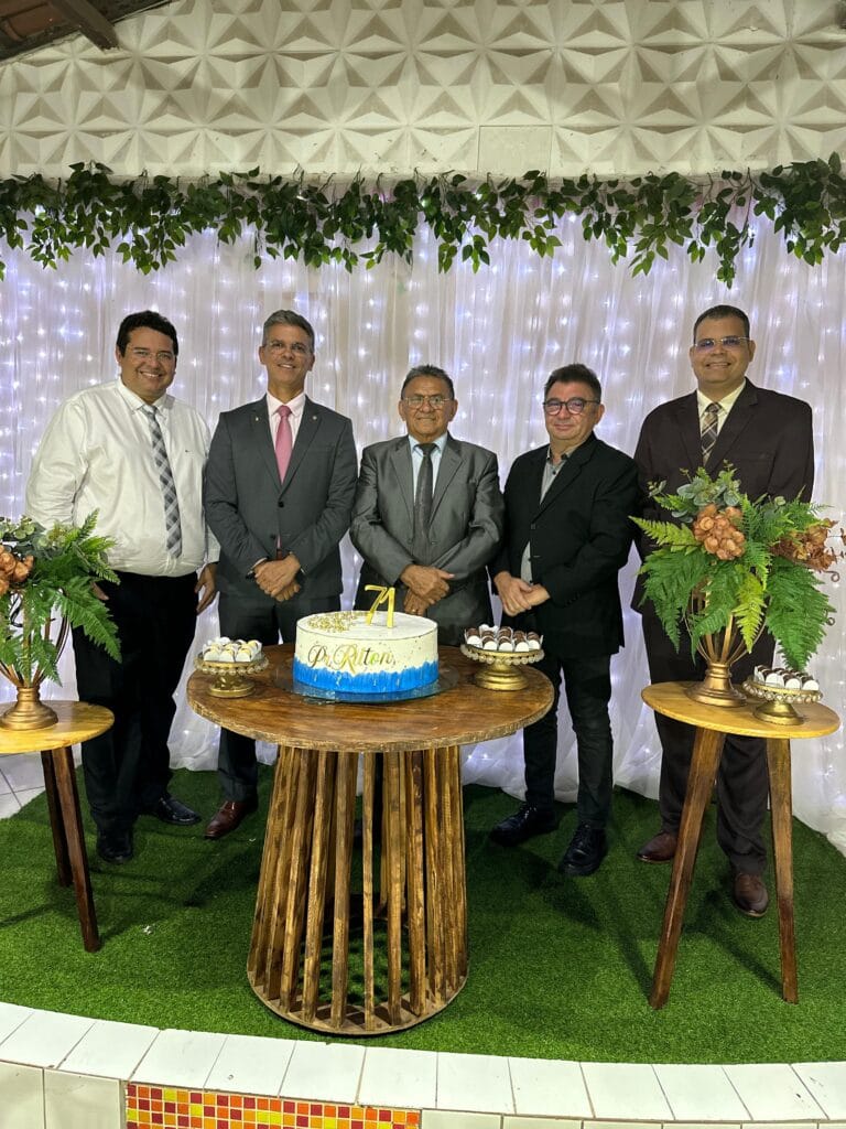 WhatsApp-Image-2024-11-21-at-23.56.44-768x1024 Macau comemora 85 anos de Igreja Evangélica em Macau e aniversário de 71 do Pastor Rilton Martins Peixoto.